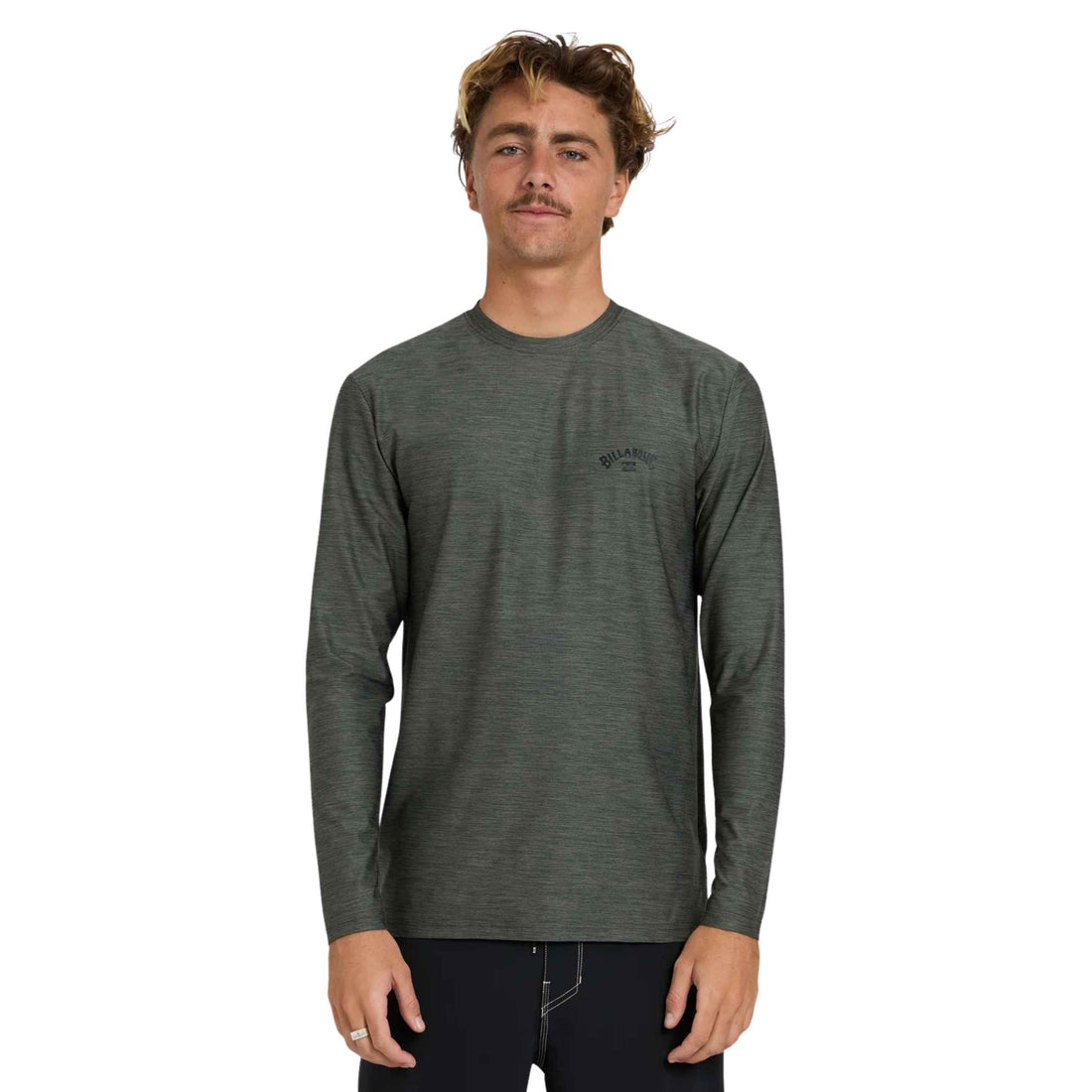 Billabong Shoreline Loose Fit Long Sleeve Rash Top in Military Heather with UPF 50+ sun protection, available at Freeride Surf & Skate NZ.