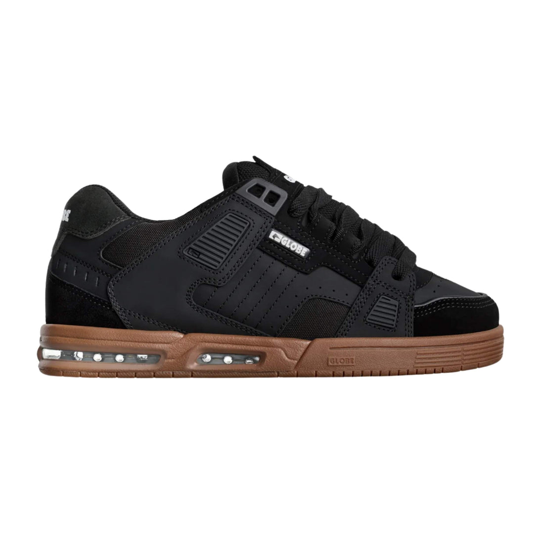 Globe Sabre skate shoes in Onyx Gum with padded nubuck and suede upper, reinforced construction and contrasting gum sole.