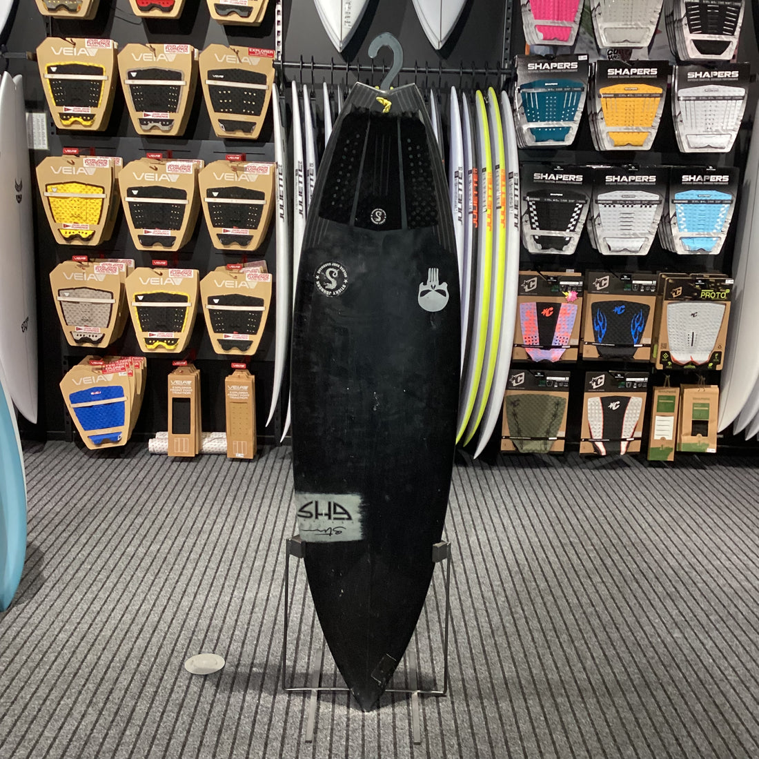 Second-hand GHS Phantom surfboard 6'1 with FCS II fin setup available at Freeride Surf & Skate NZ.