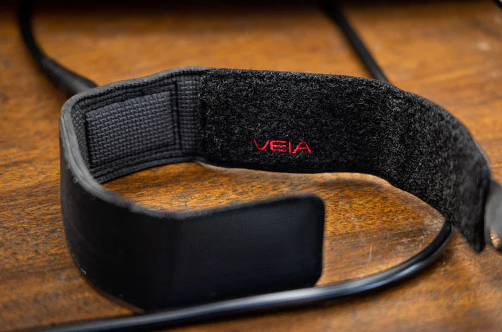 The JJF Pro Leash embraces simplicity ; longevity through VEIA's duralite neoprene lined cuff, ultra lite micro-strength velcro, drag-reducing rail saver &amp; more