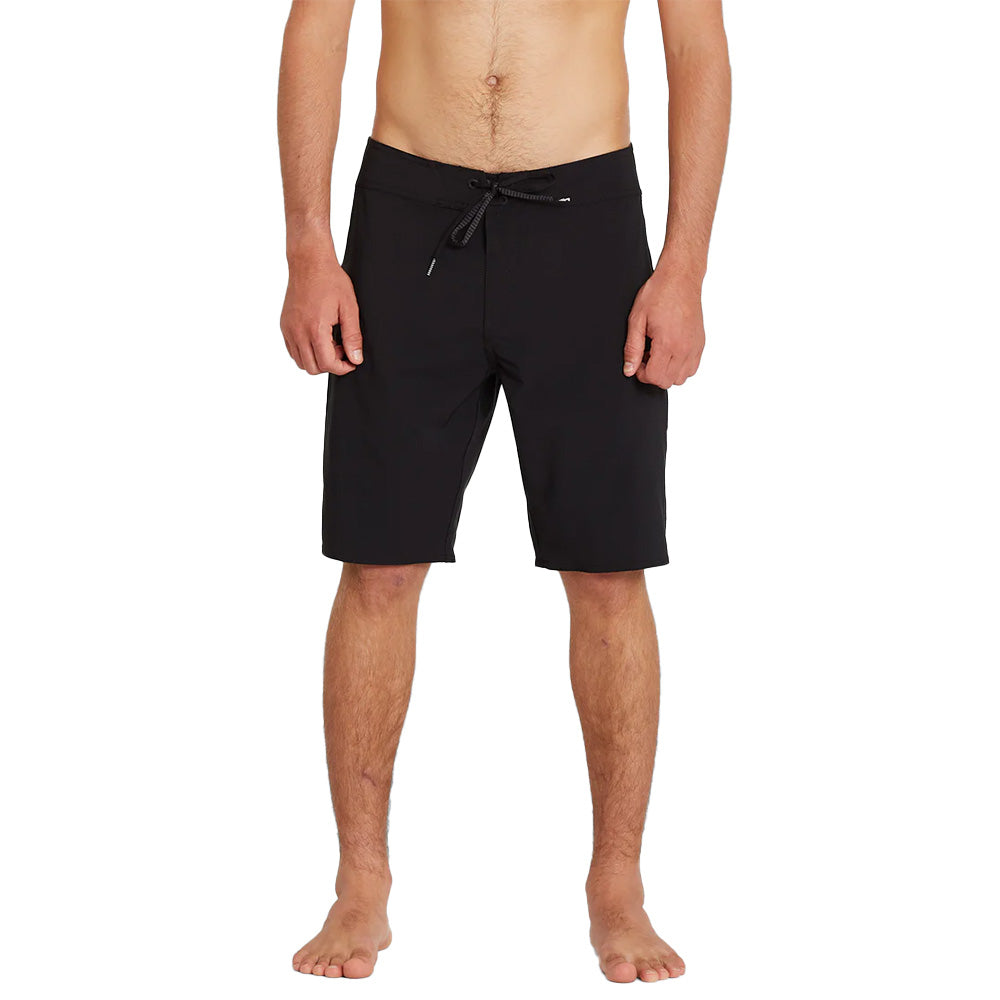 Volcom Lido Solid Mod 20 inch black boardshort with 4-way stretch fabric and Cinch Fly closure, available at Freeride Surf & Skate NZ.